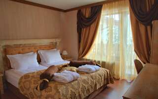 Отель Hotel Iva & Elena Пампорово One-Bedroom Suite Section Elena (child up to 5.99 years is for free)-7
